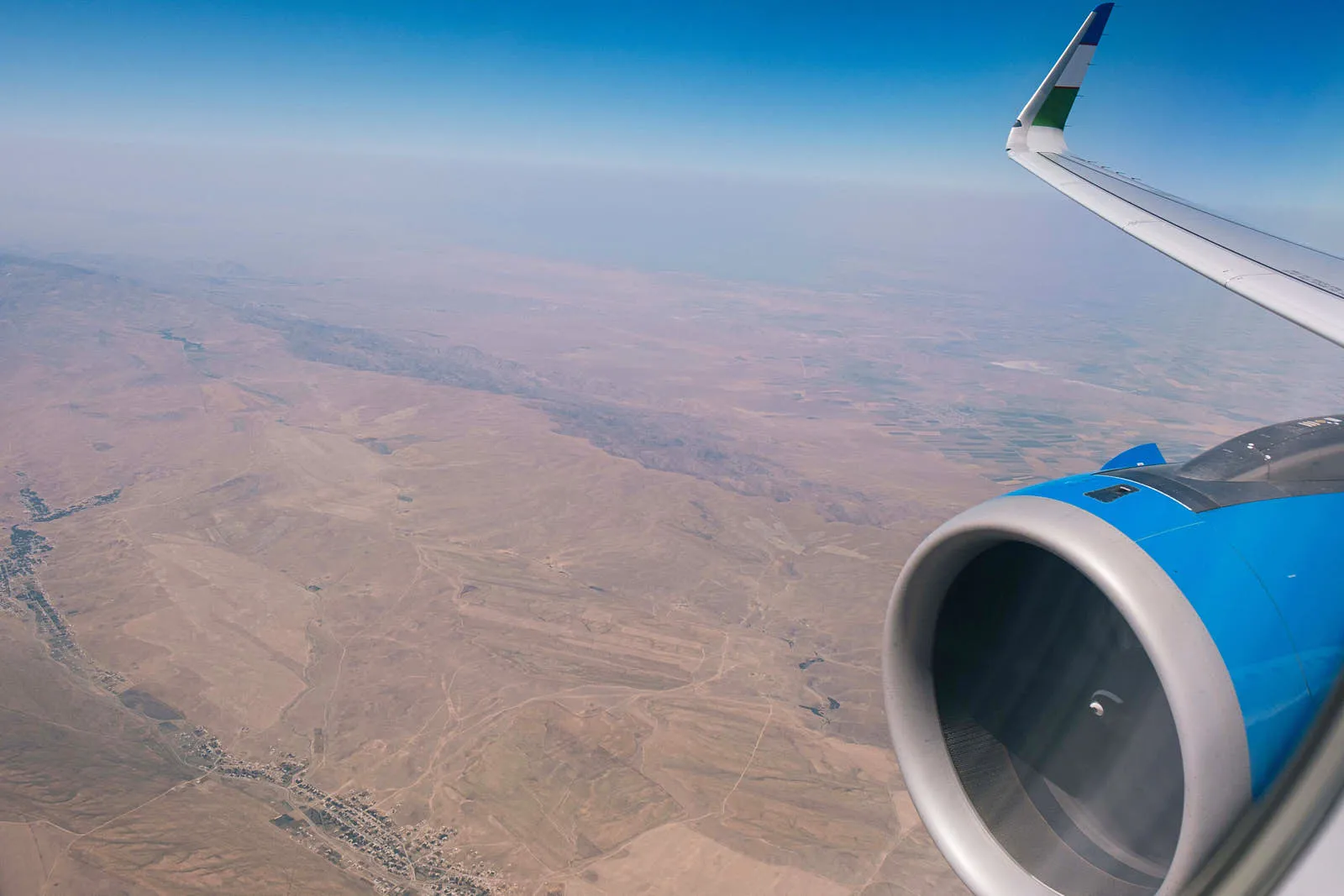 В Самарканд летают прямые рейсы из аэропортов Москвы и Жуковского, Санкт-Петербурга, Екатеринбурга, Новосибирска и Иркутска