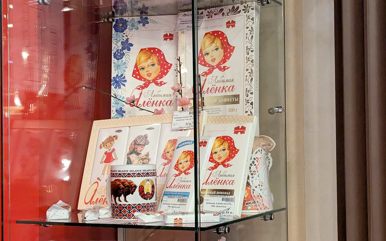 Из Минска можно привезти сладости — конфеты, шоколад, мармелад, зефир и даже клюкву в сахаре