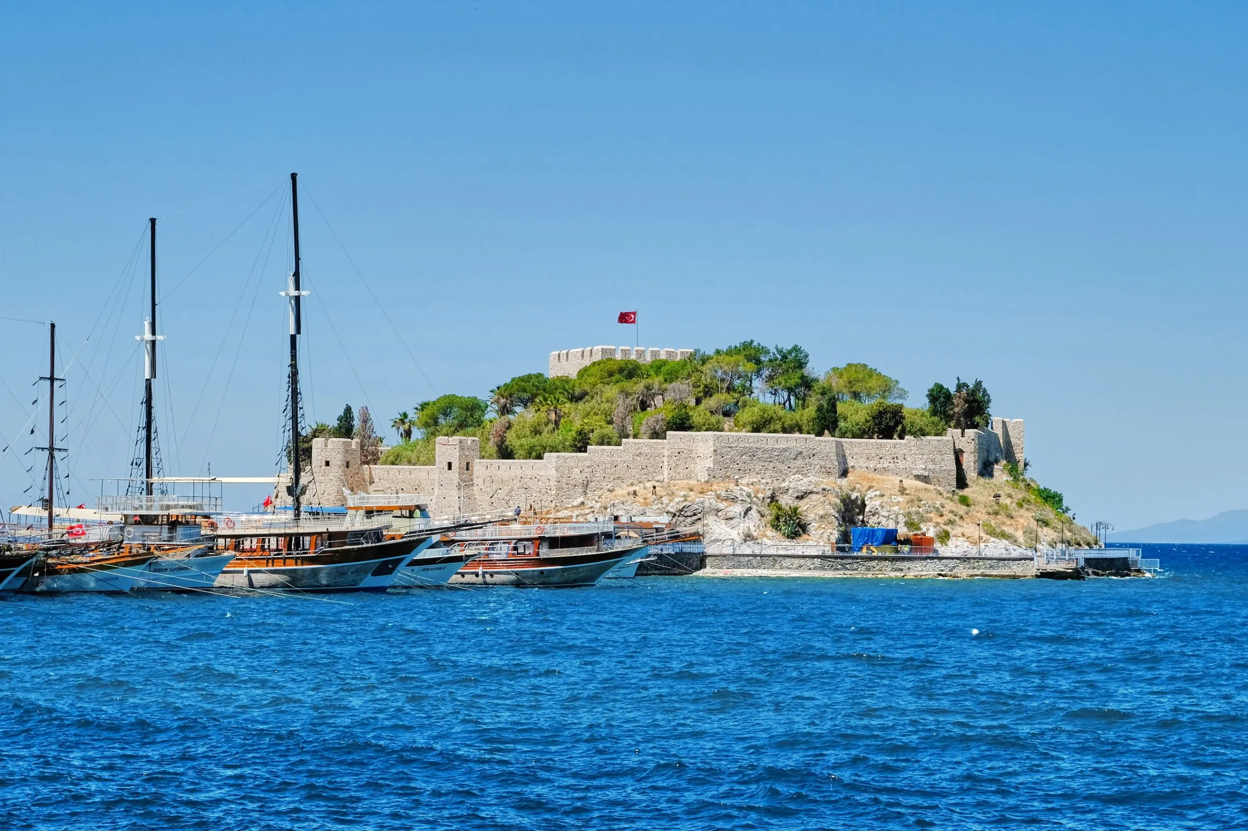 Kusadasi-Güvercinada Kalesi