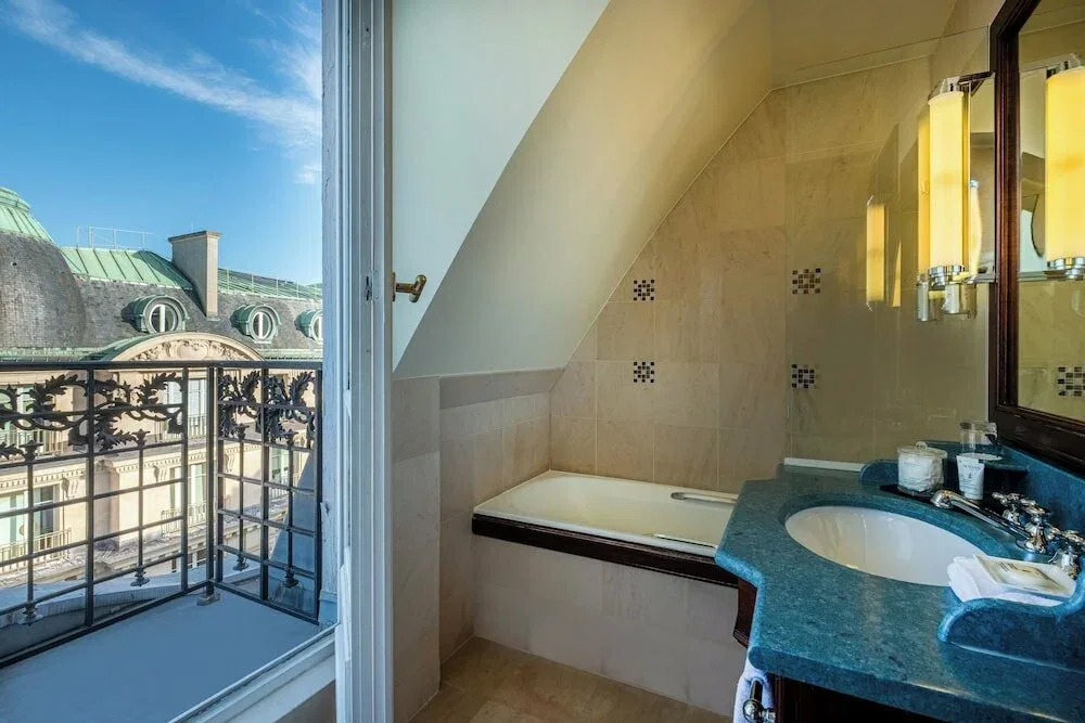 Hôtel Pont Royal Paris — 9
