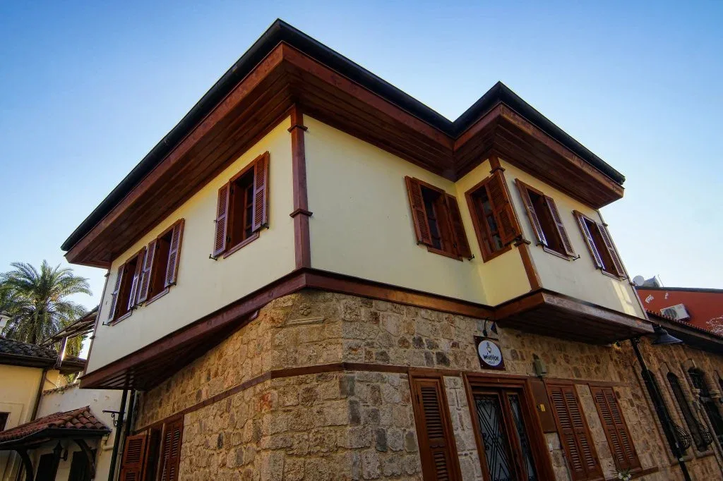 Minyon Hotel — 6