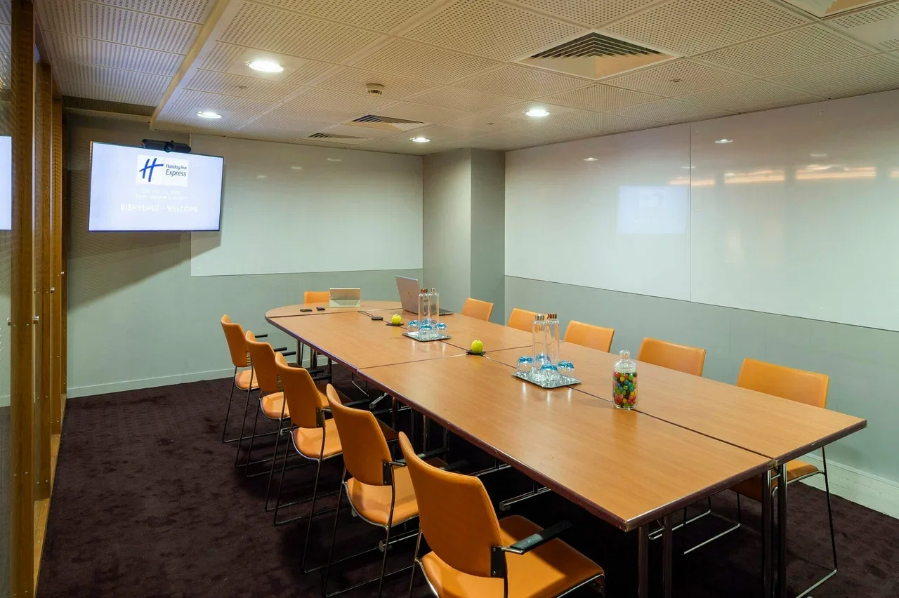 Holiday Inn Express Paris - Canal de la Villette by IHG — 6