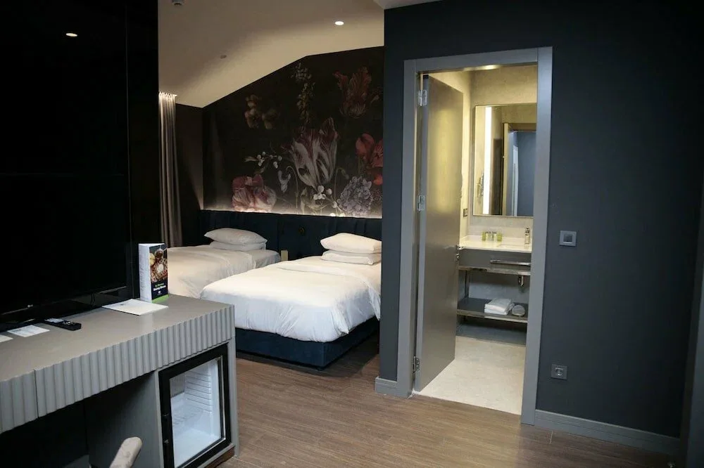 DoubleTree by Hilton Izmir Airport — 8