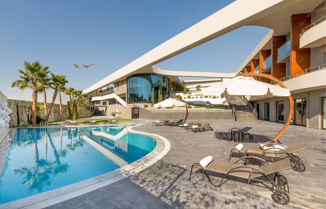 DoubleTree by Hilton Izmir Airport — 6
