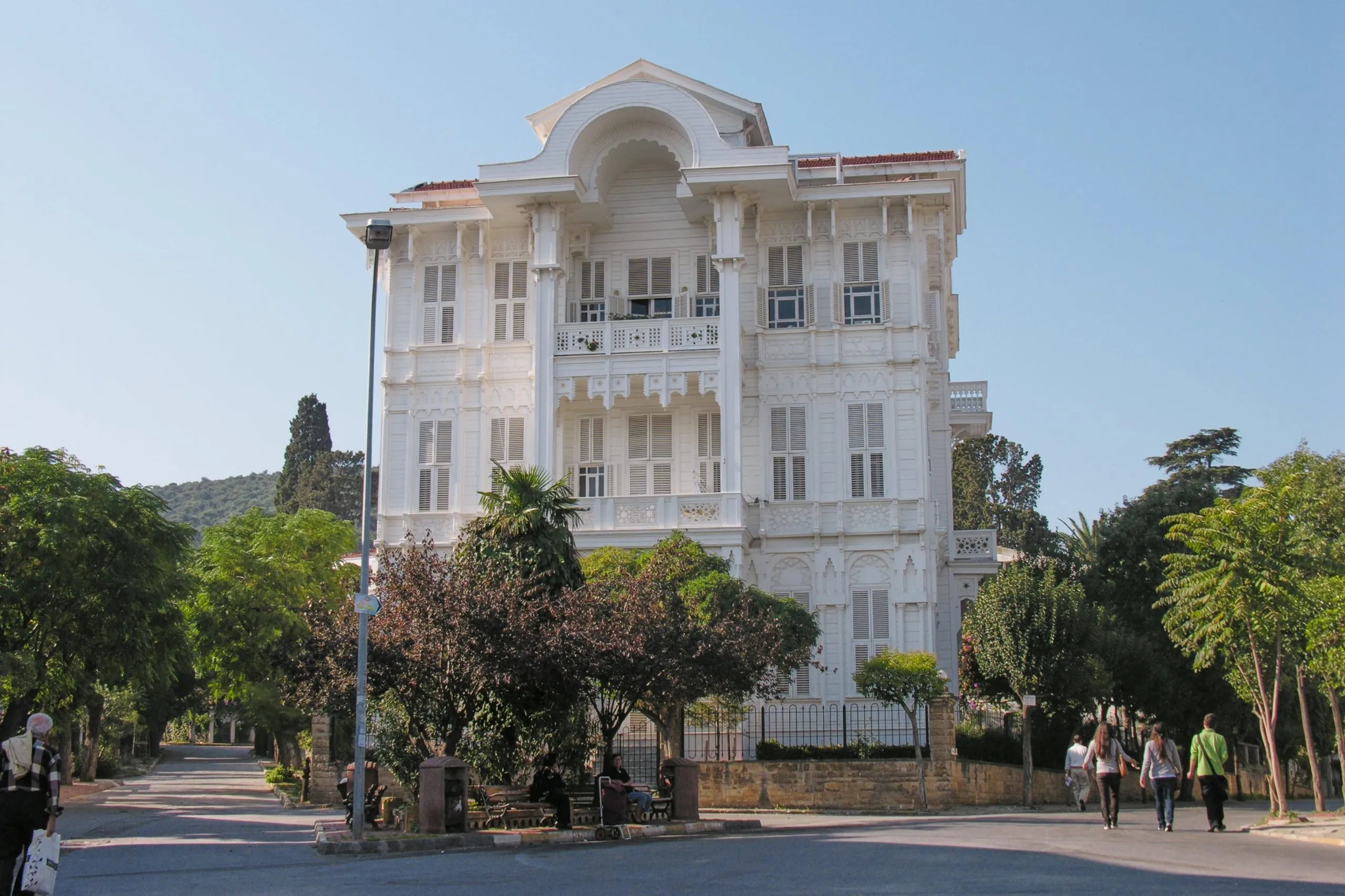 Büyükada-wood-house