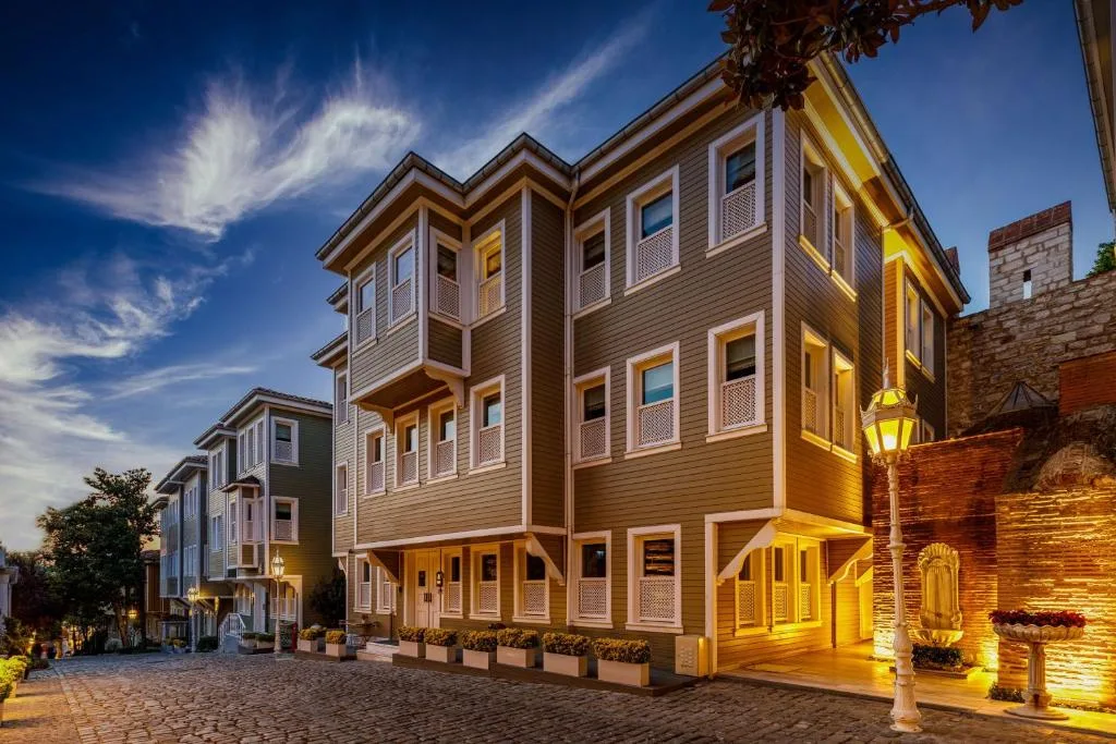 Hagia Sofia Mansions Istanbul, Curio Collection by Hilton - 3
