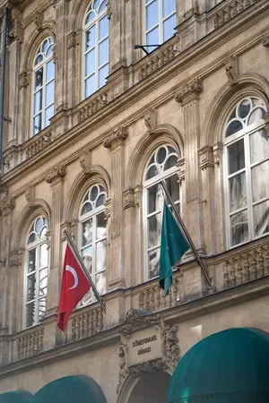Отель The Bank Hotel Istanbul