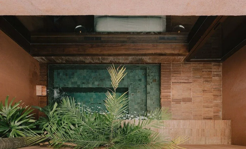 Further Hotel — 6