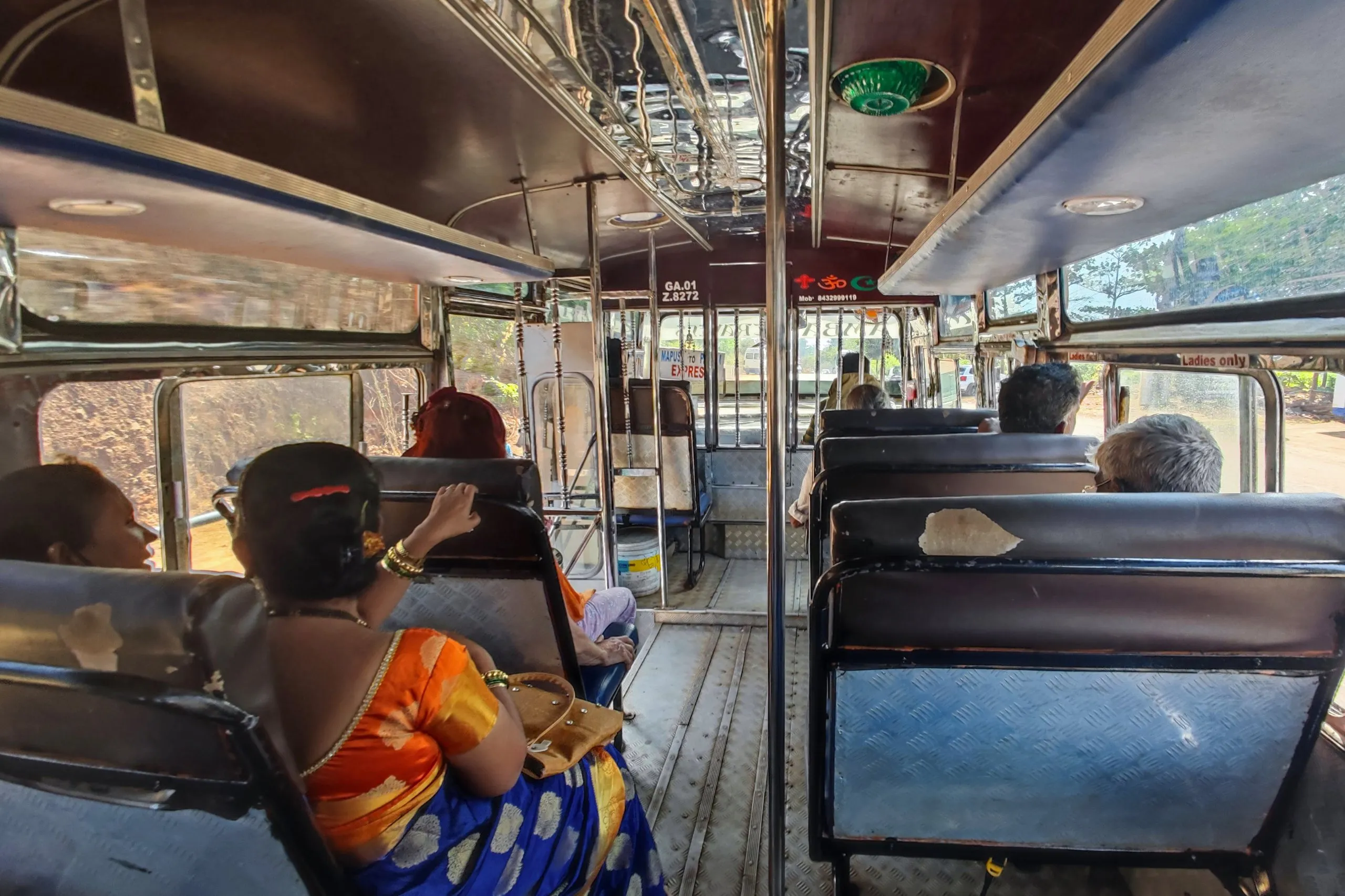 inside_Bus_goa
