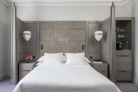 Four Seasons Hotel London at Tower Bridge - 3
