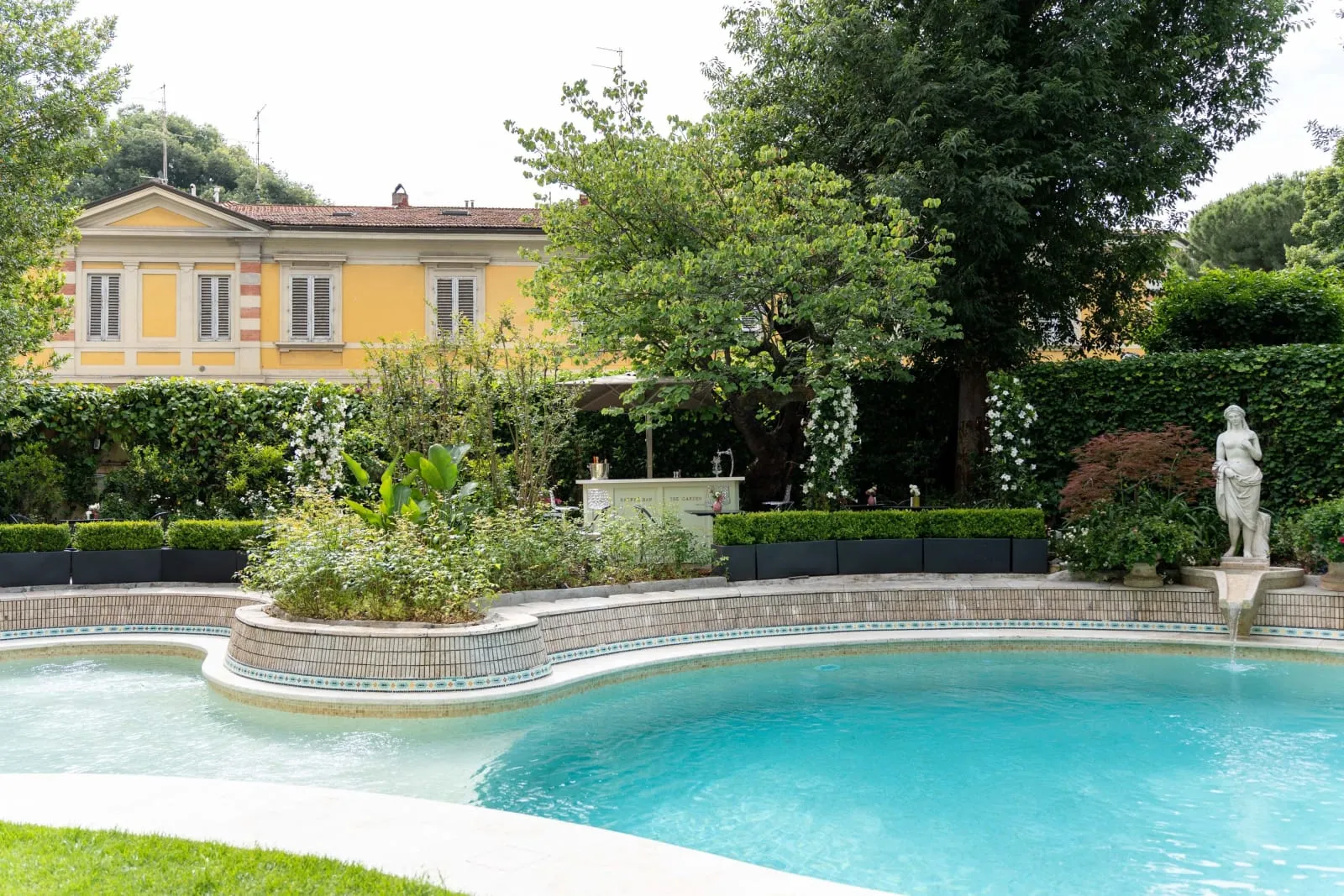 Sina Villa Medici, Autograph Collection - 5