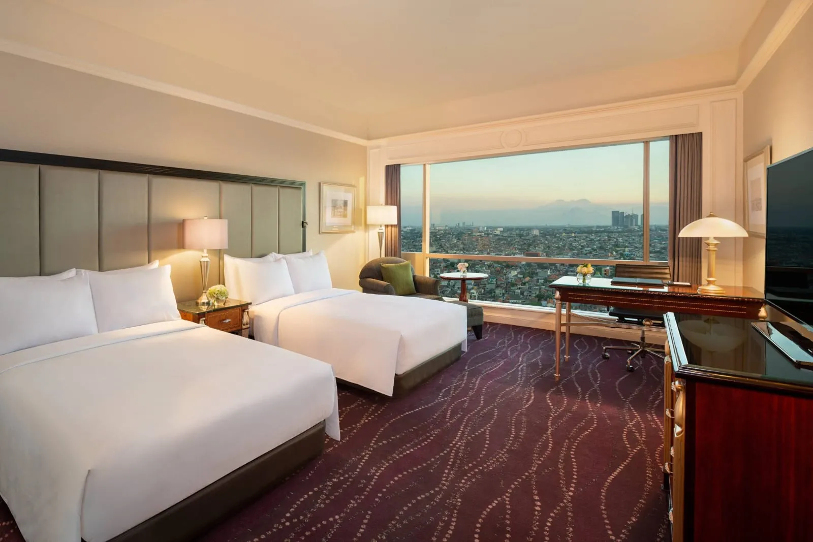 JW Marriott Hotel Surabaya - 5