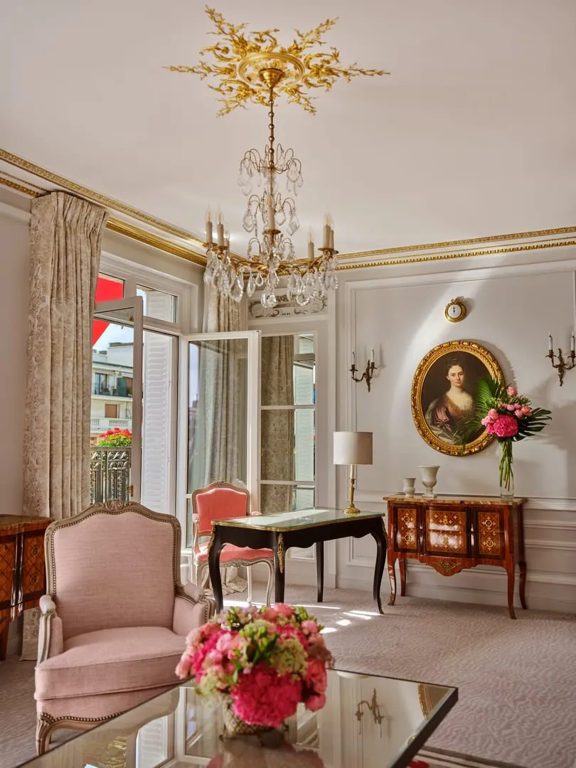 Hôtel Plaza Athénée - Dorchester Collection - 5