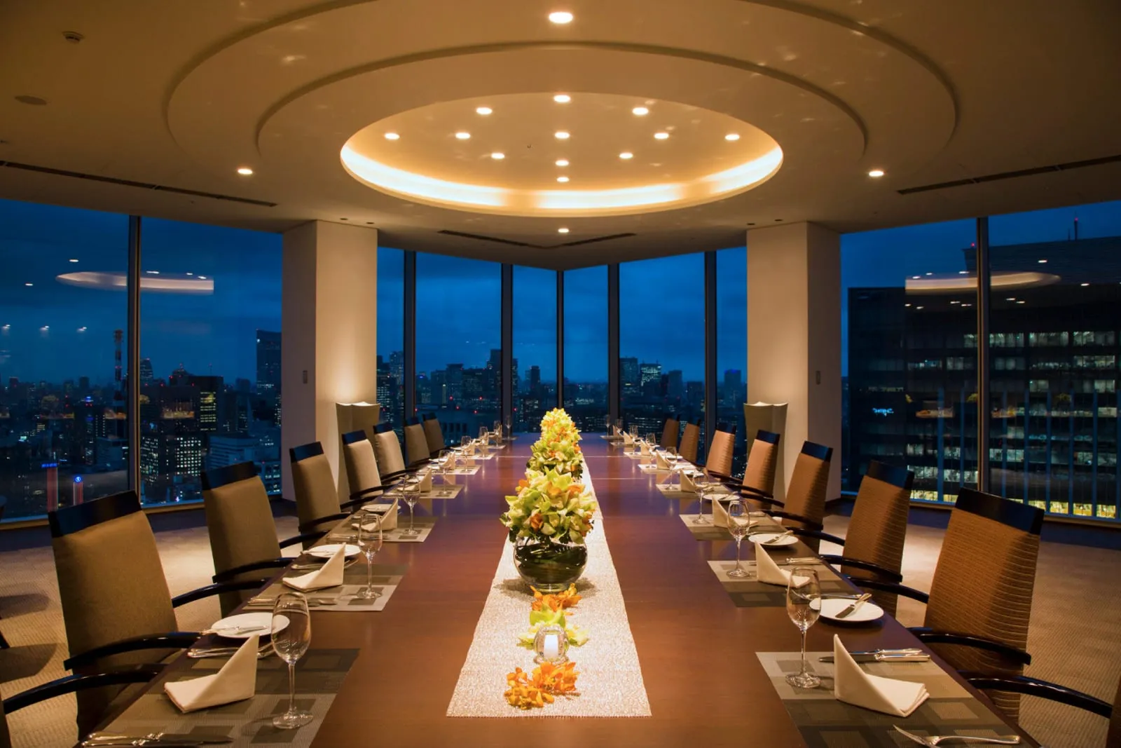 Four Seasons Hotel Tokyo at Marunouchi - 4