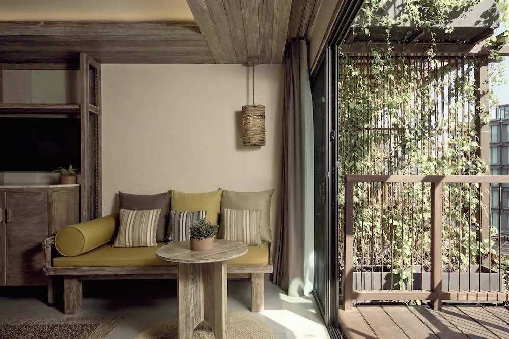 Dinso Resort & Villas Phuket, Vignette Collection by IHG - 5