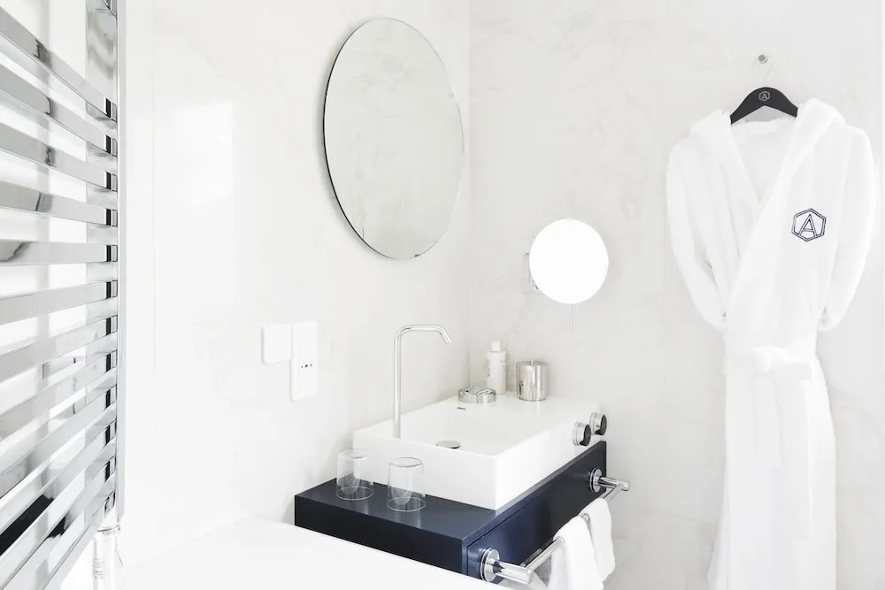 Perpetual Elysee Montaigne