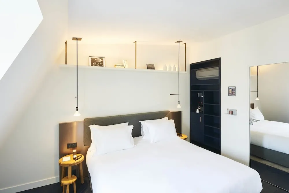 Perpetual Elysee Montaigne - 4