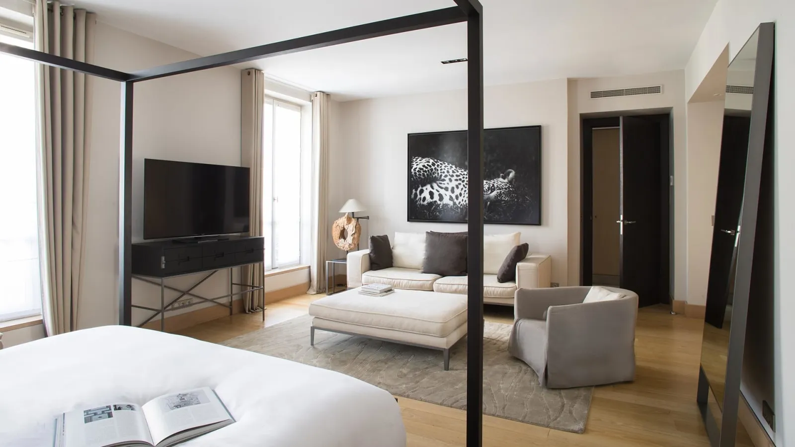 Perpetual Elysee Montaigne - 3