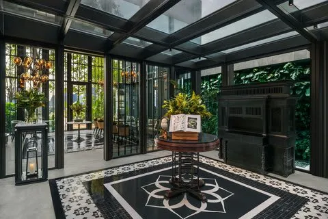 The Ritz-Carlton, Bangkok - 3