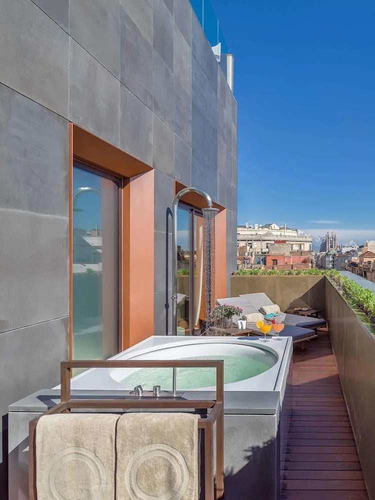 The One Barcelona GL - 5