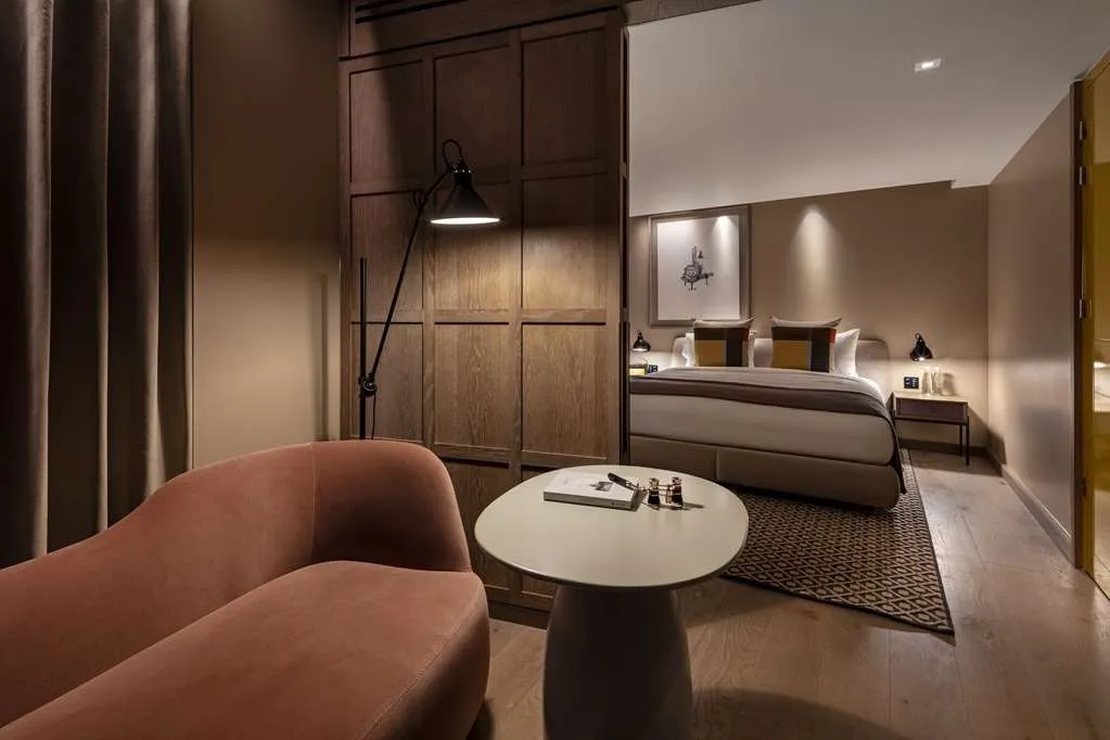 The Londoner - 3