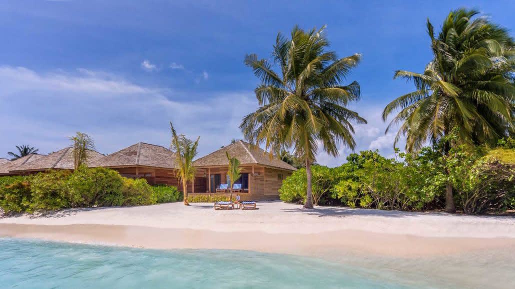Hurawalhi Island Resort - 4