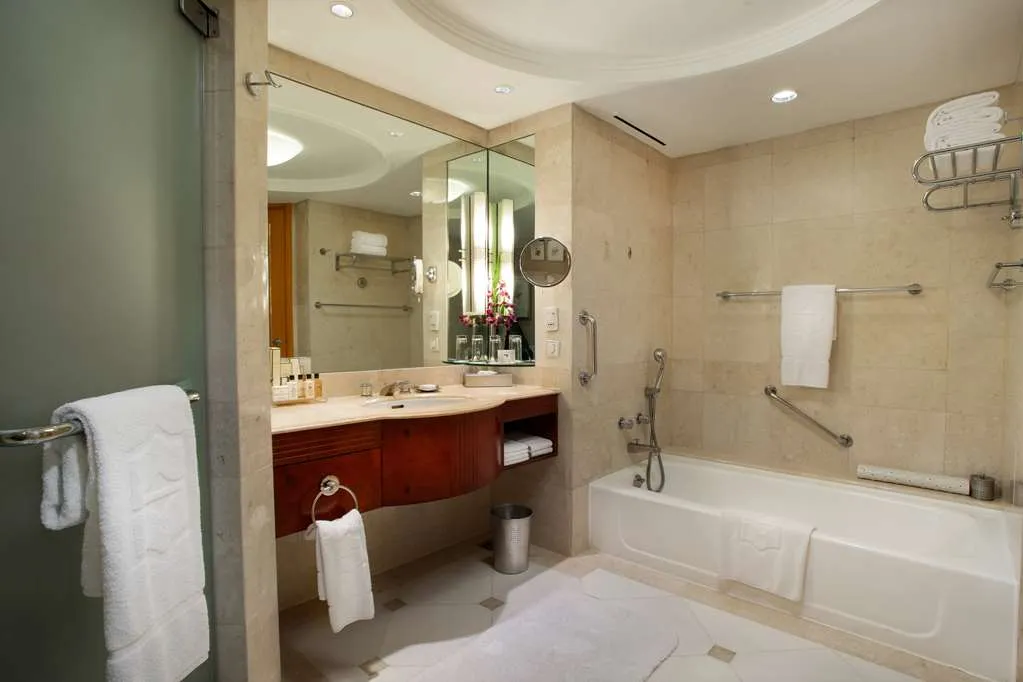 Makati Shangri-La, Manila - 4