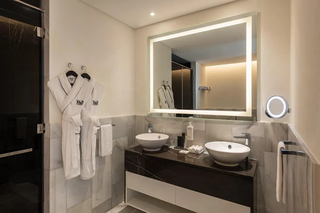 Vignette Collection TH8 PALM DUBAI BEACH RESORT by IHG - 3