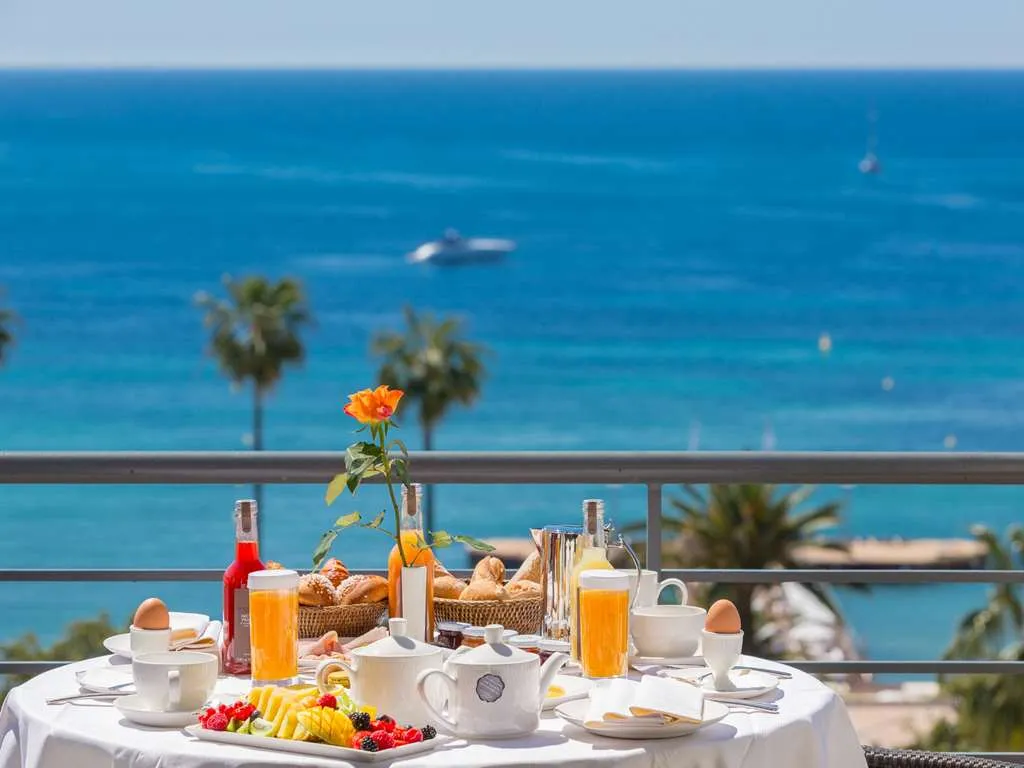 Hôtel Barrière le Majestic Cannes - 4