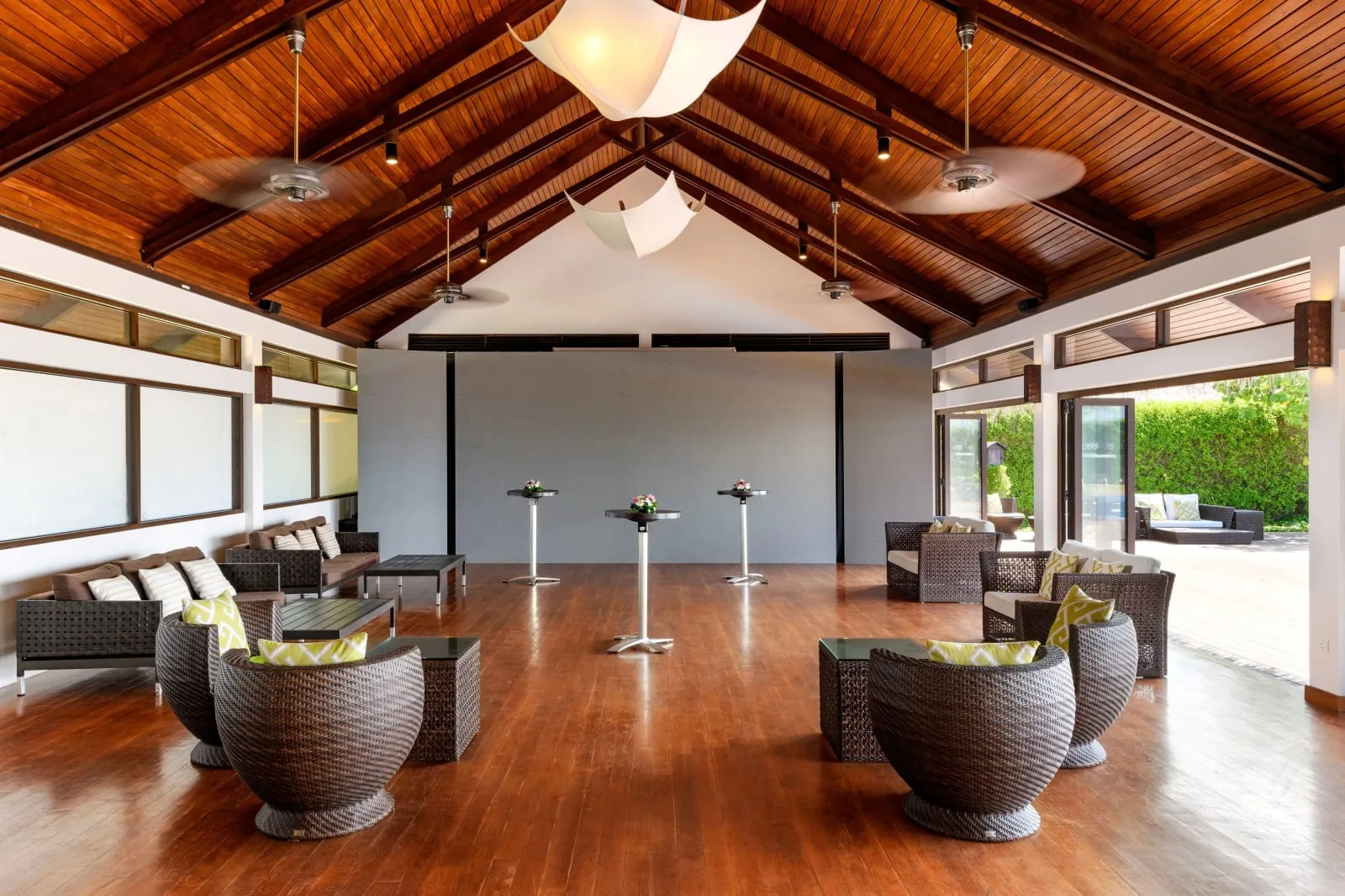 Sheraton Maldives Full Moon Resort & Spa - 3