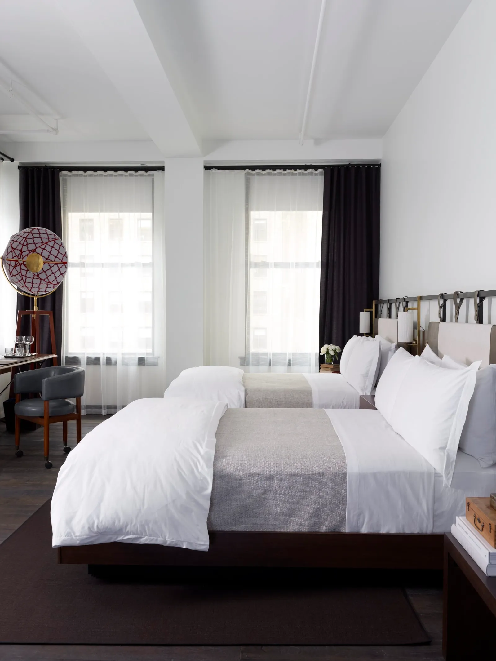 Refinery Hotel - 3
