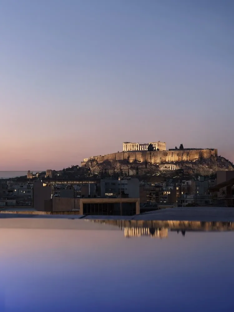 Monastik Living in Athina - 2