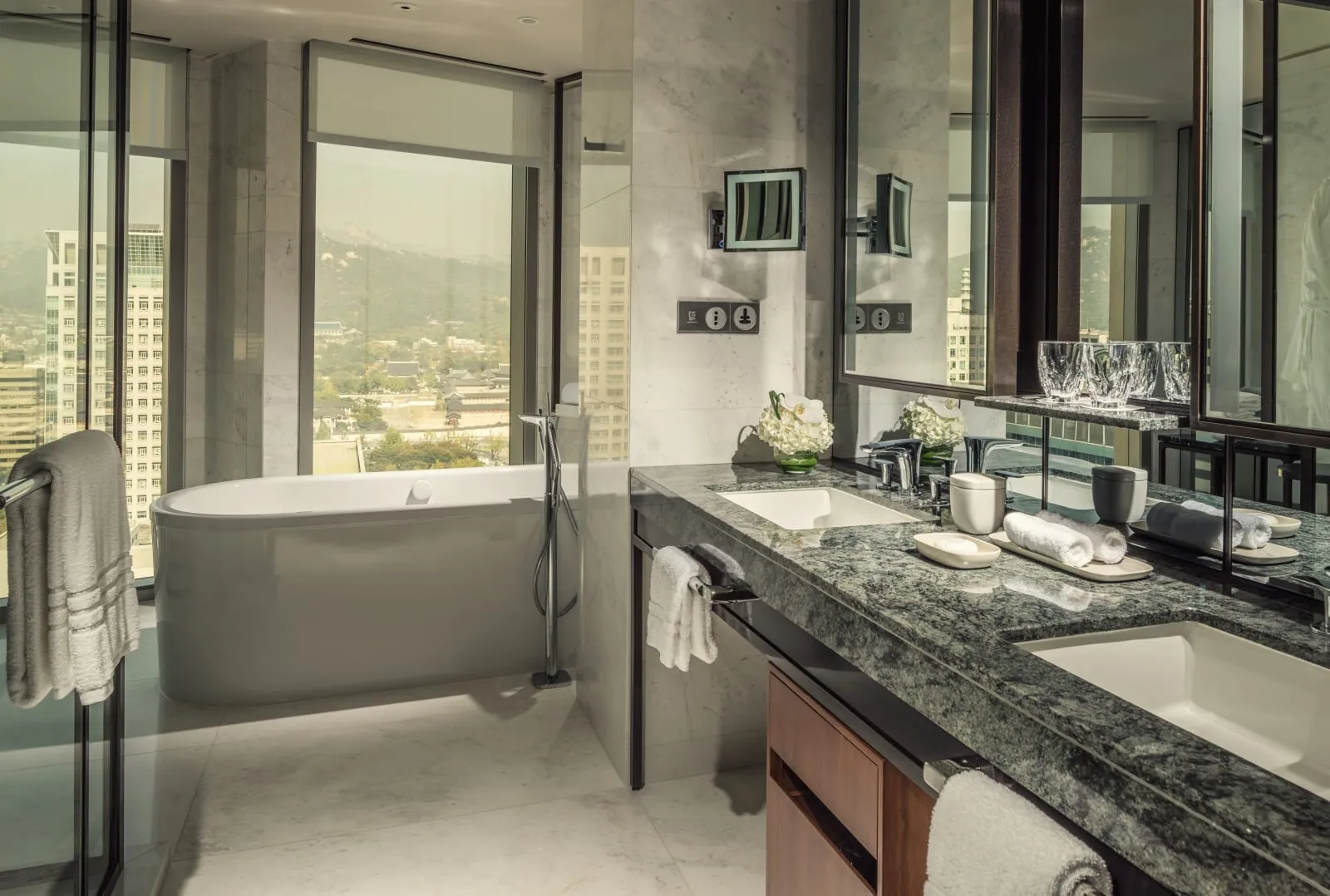 Four Seasons Hotel Seoul - 2