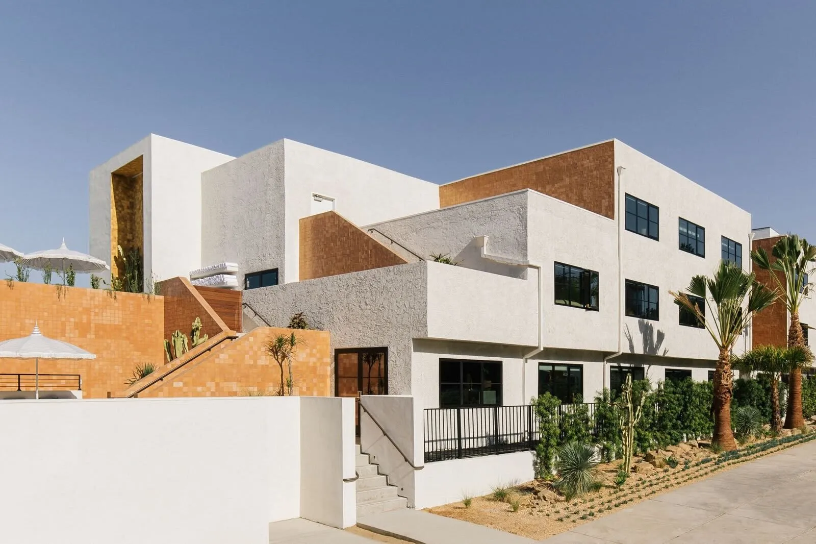 Silver Lake Pool & Inn