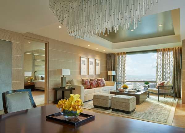 Shangri-La The Fort, Manila - 5