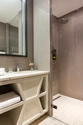 La Clef Tour Eiffel Paris by The Crest Collection - 2