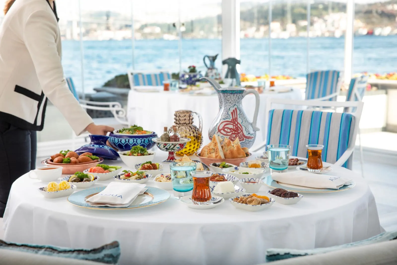 Four Seasons Hotel Istanbul at the Bosphorus - 4