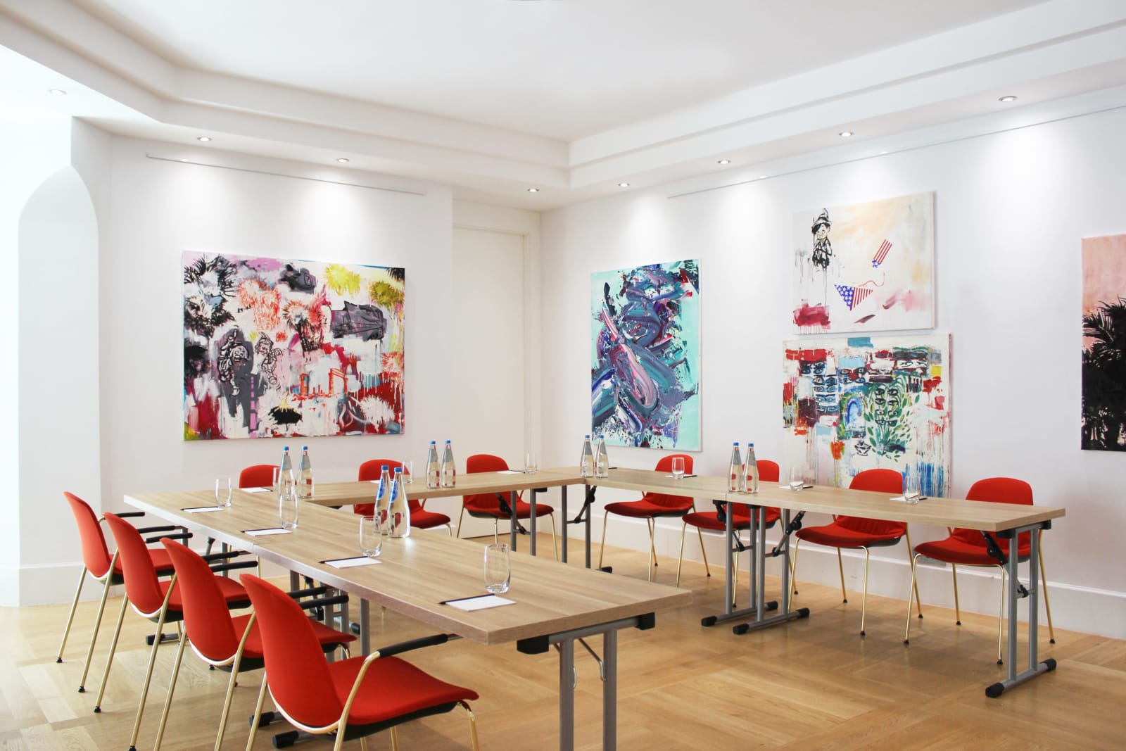H15 Boutique Hotel - 4