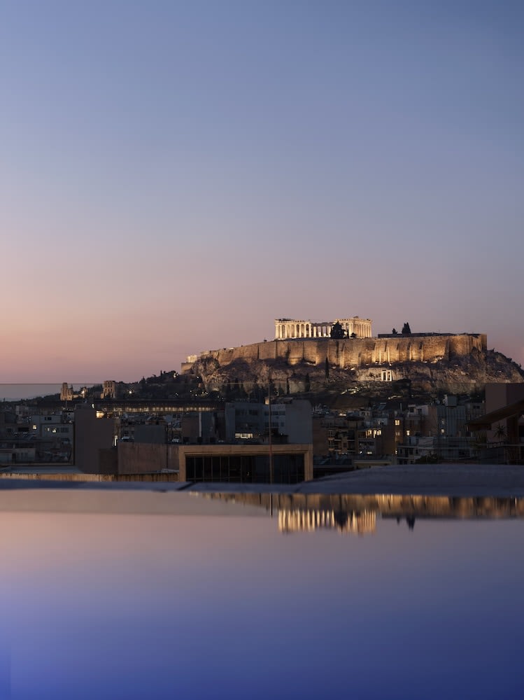 Monastik Living in Athina — 7