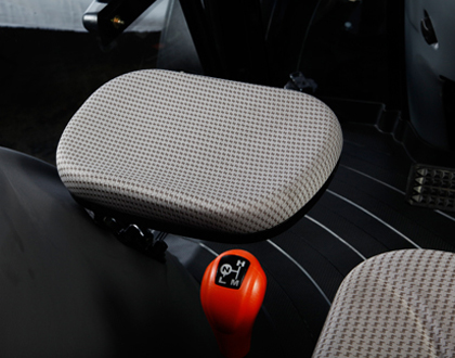 Трактор LS PLUS 90 CABIN - Сиденье для инструктора (опция)