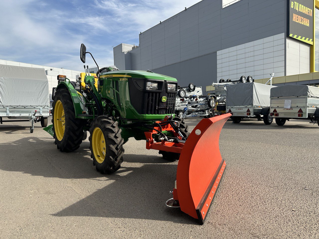 Минитрактор дизельный John Deere 3028 EN