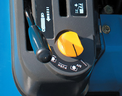 Минитрактор Mitsubishi LS J 27 с кабиной  - Электрическое включение ВОМ