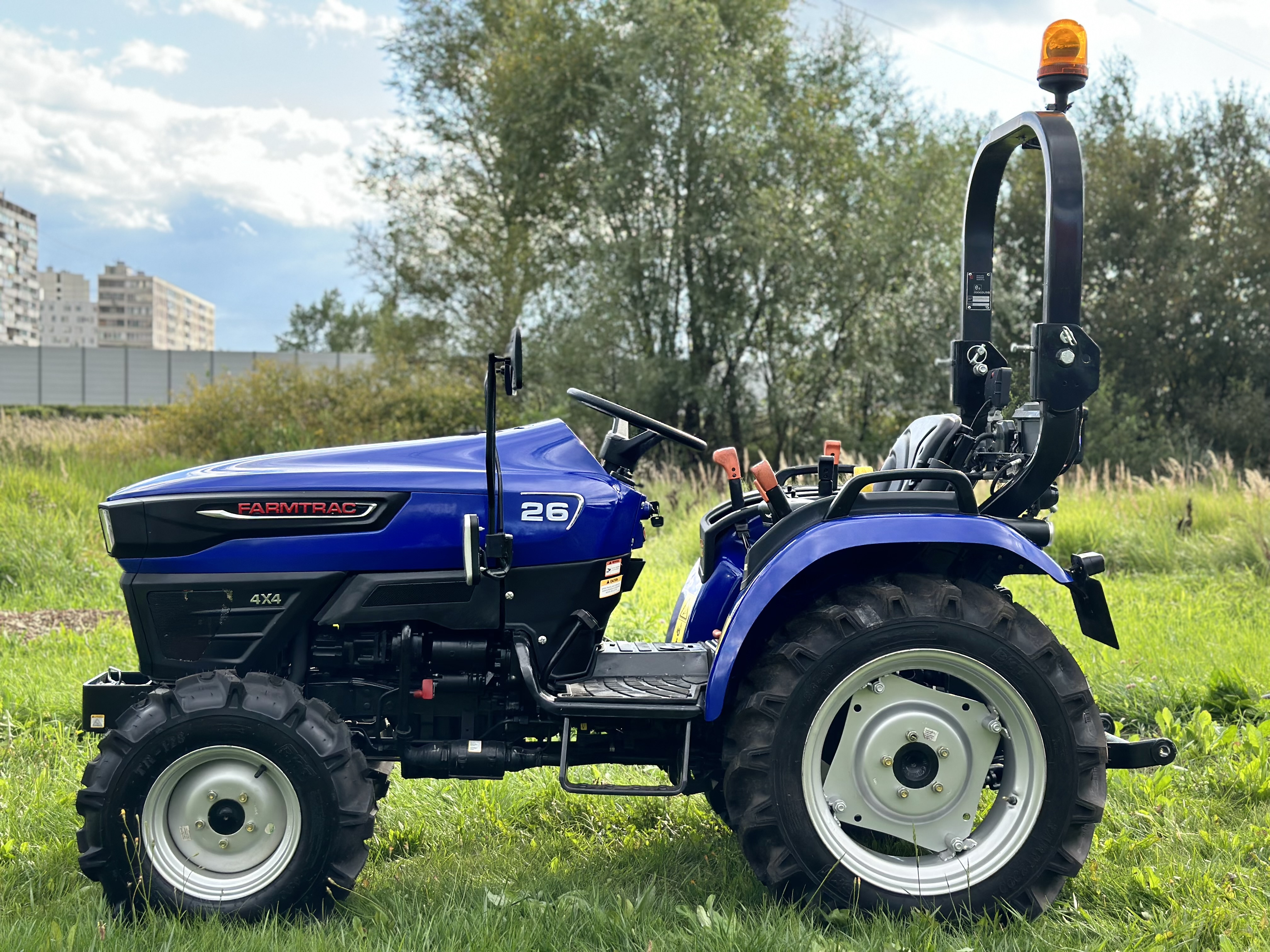 Трактор Farmtrac Atom 26 4WD