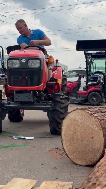 Мини-трактор Kubota A211N-OP
Тракторный салон: г. Москва, МКАД, 86-й километр, вл13с1А Тракторный Салон (ТЦ Планета Железяка) Тел. моб.:8 (964) 505-16-88