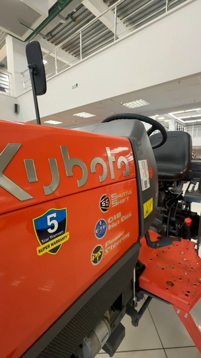 Садовый трактор Kubota L 4508 в Тракторном салоне Москва МКАД 86 км ТЦ Планета Железяка