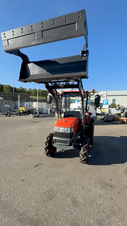Японский трактор Kubota L 3408 с кабиной и фронтальным погрузчиком Metal Fash. Москва МКАД 86 км ТЦ Планета Железяка