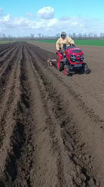 Лучший мини трактор Mahindra OJA 2121 . Тракторный салон:
г. Москва, МКАД, 86-й километр, вл13с1А
С уважением, Александр 
ООО «ЛР-Авто»,
Тел.8 (495) 128-96-38