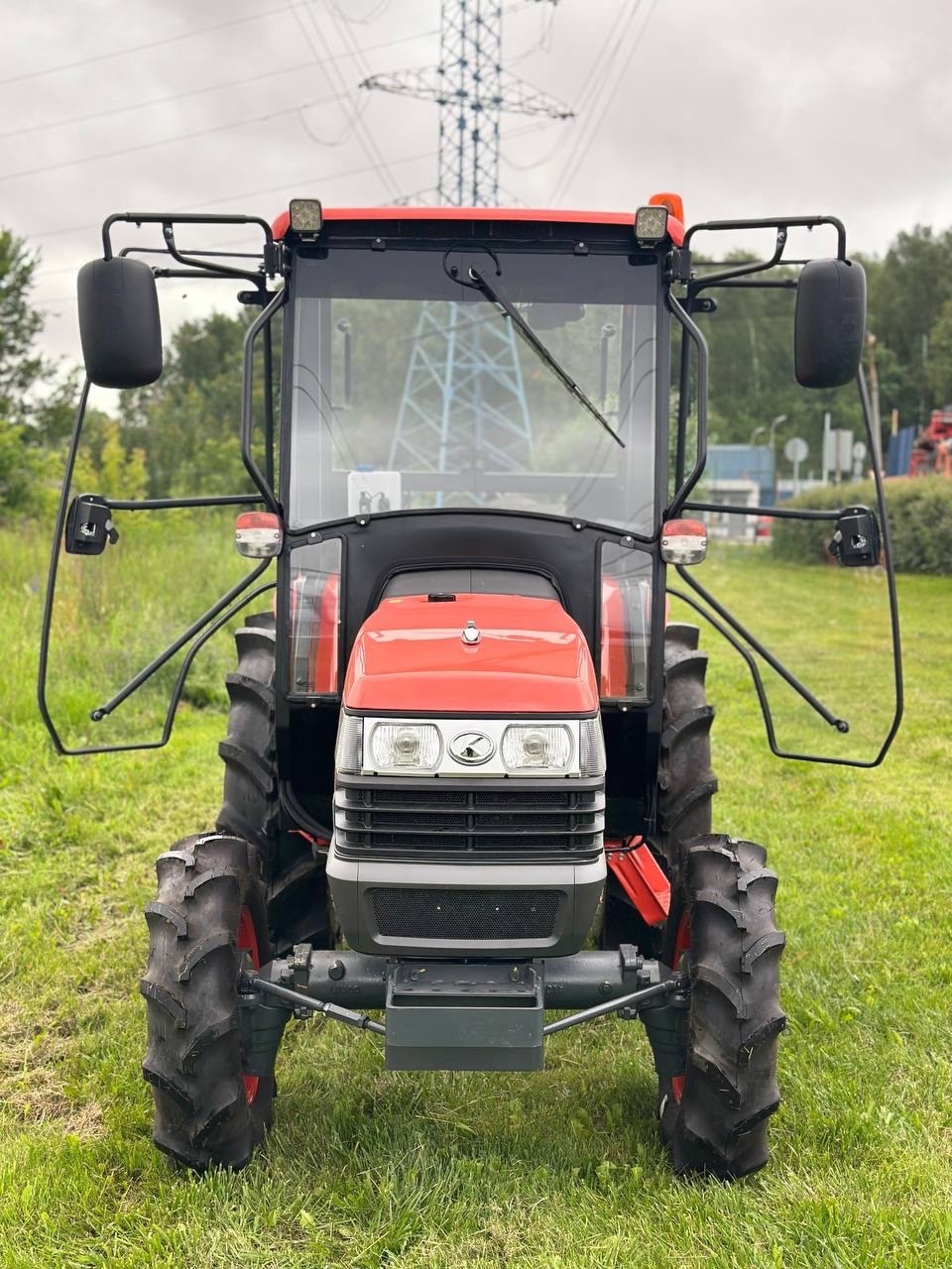 Кабина Kubota L3408