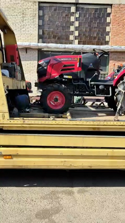 Отгружаем трактор Mahindra OJA 2127