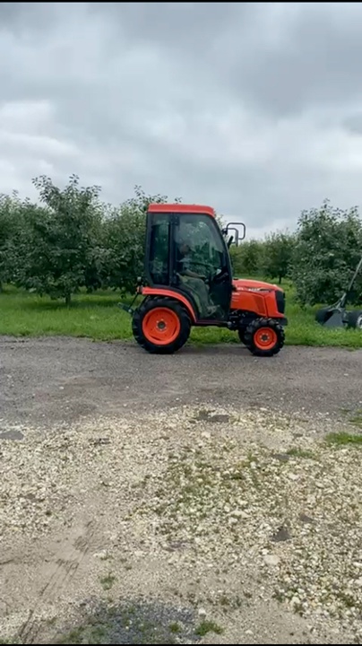 Трактор Kubota B 2441 с кабиной